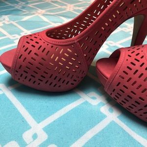 Coral Pink High Heel - APT 9 - size 7.5